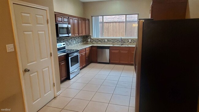 Building Photo - 4 br, 3 bath House - 4813 Kelso Lane