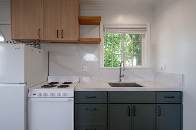 Foto del edificio - 5509 Willowcrest Ave