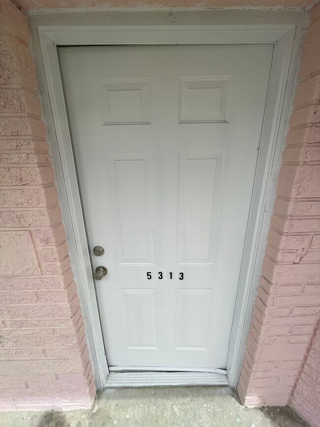 Foto del edificio - 5313 Avery Rd