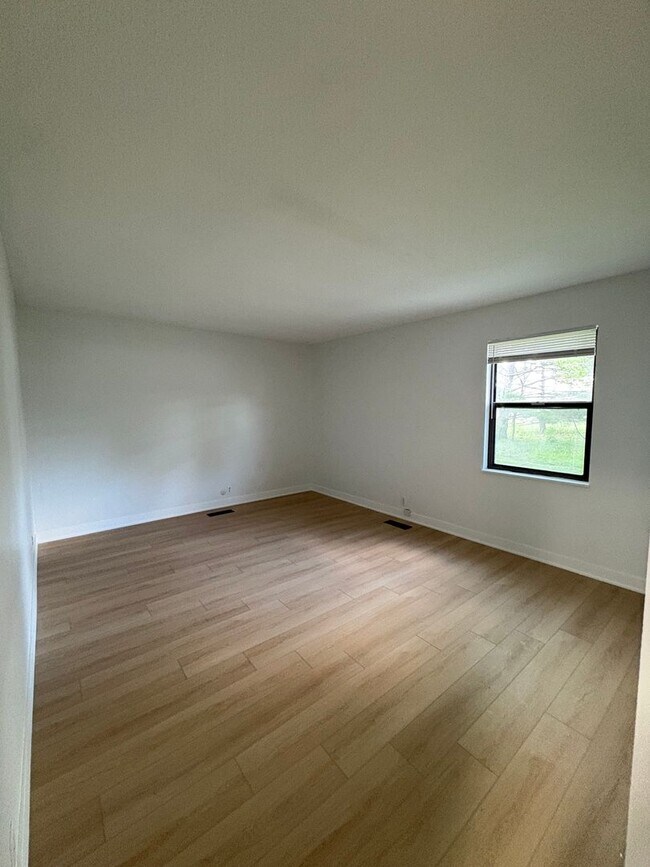 Foto del edificio - Beautiful Duplex on West Charter