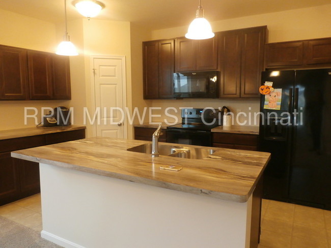 Building Photo - 9359 Bridgecreek Dr