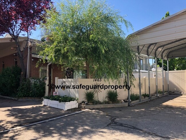 Charming Fully Furnished Bungalow in Millcreek - Charming Fully Furnished Bungalow in Millcreek House