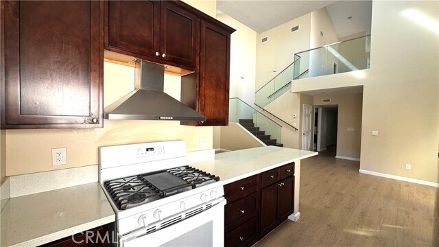 Foto del edificio - 16 Willow Tree Ln