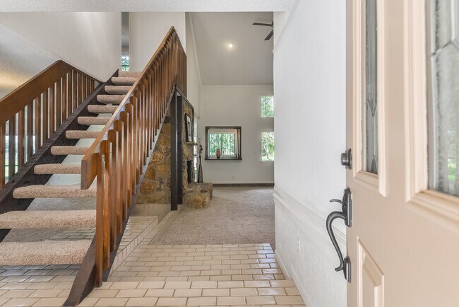 Foto del edificio - 15175 Diana Ln
