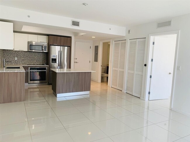 Foto del edificio - 5252 NW 85th Ave