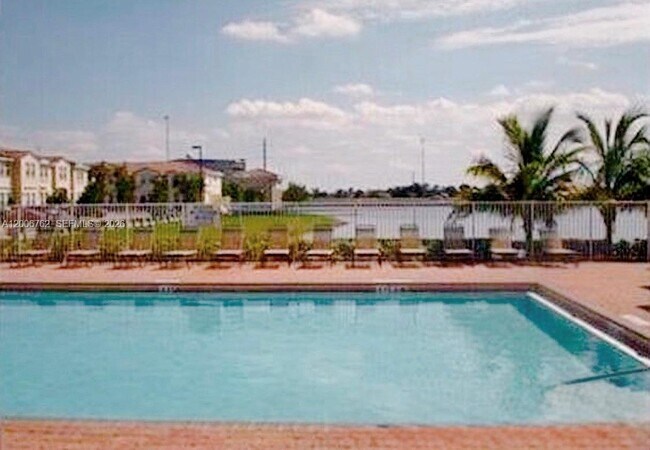 Foto del edificio - 15810 SW 40th St