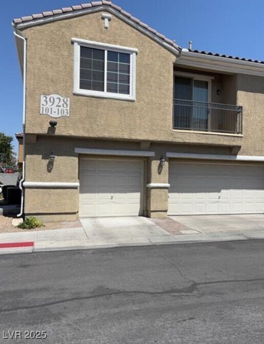 Foto principal - 3928 Sweet Pine St