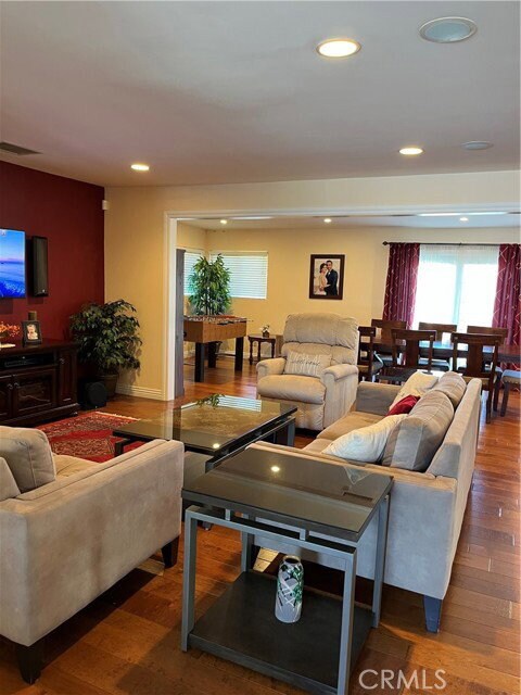 Foto del edificio - 23913 Friar St