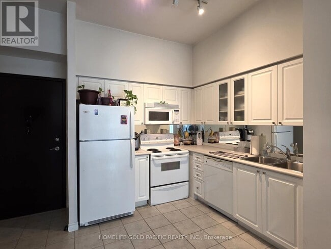 Building Photo - 410 Queens Quay W