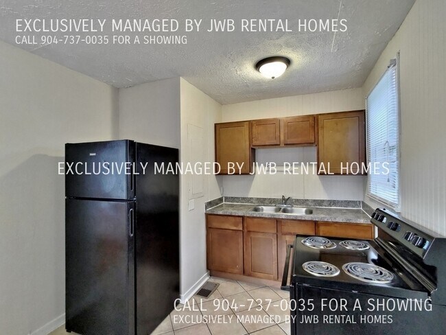 Building Photo - 1385 Ingleside Ave