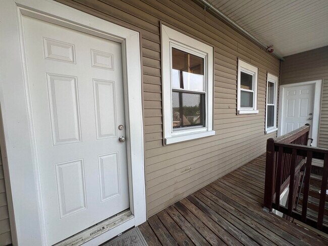 Building Photo - 459 Beech St