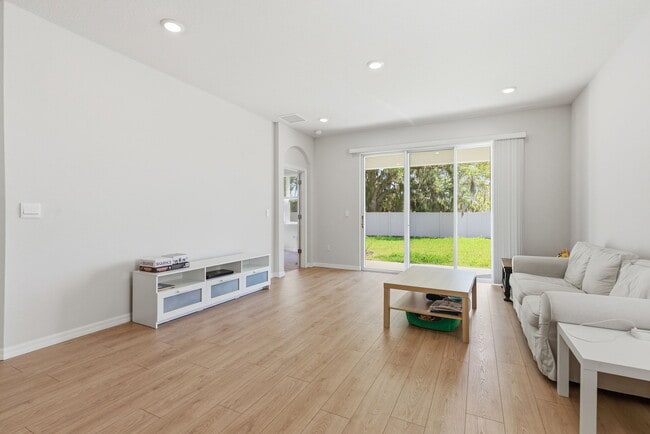 Building Photo - 857 157th Ct E