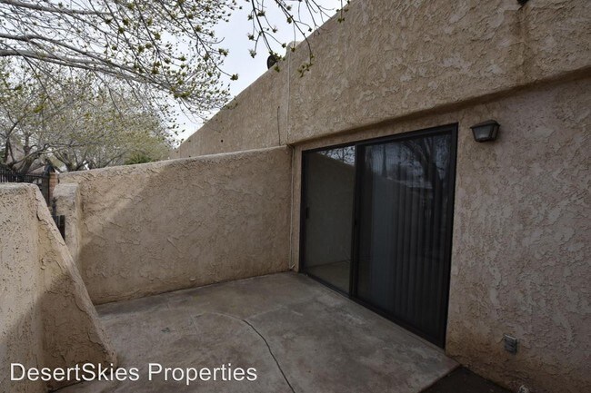 Building Photo - 2 br, 1.5 bath House - 429 W Avenue J5 Unit 7