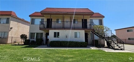Building Photo - 4211 Mountain Dr