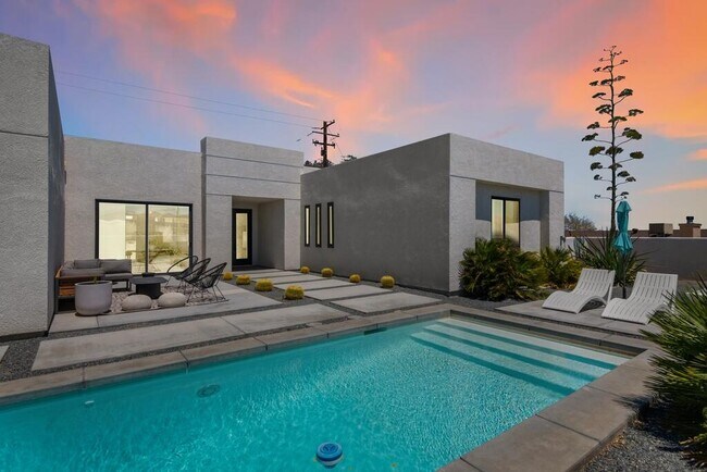 Building Photo - 6429 Palo Alto Ave