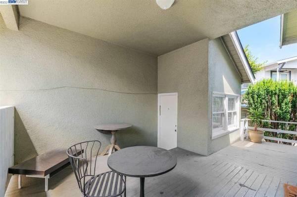 Foto del edificio - 5484 Vicente Way