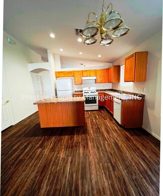 Foto del edificio - 8419 S Mt Elise Rd