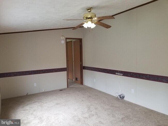 Building Photo - 141 Inverness Dr
