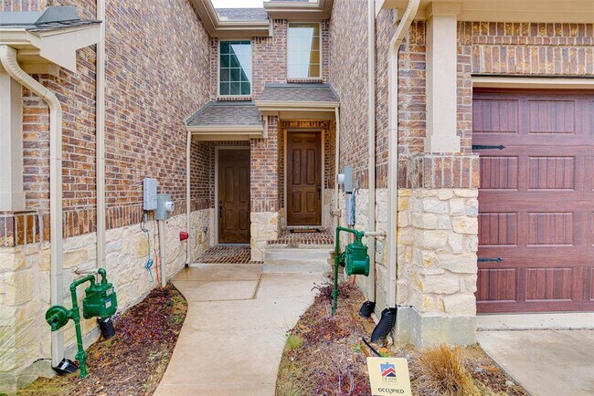 Building Photo - 2753 Majesty Dr