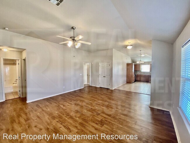 Building Photo - 3 br, 2 bath House - 12345 SW 6th