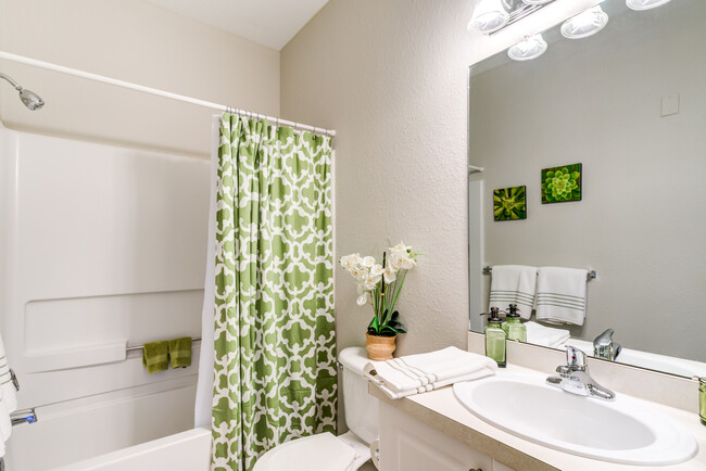 ¡Baño completo - Palms at Wyndtree