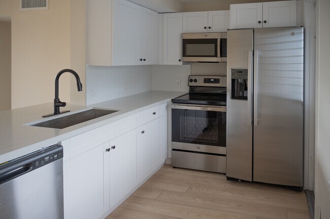 Foto del edificio - 3000 S Course Dr