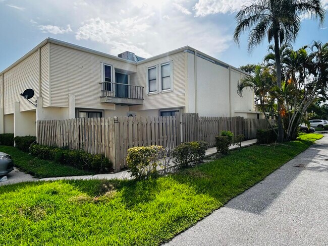 Foto del edificio - 11983 Shakerwood Ln