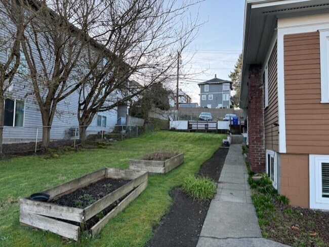 Foto del edificio - 3218 Rucker Ave