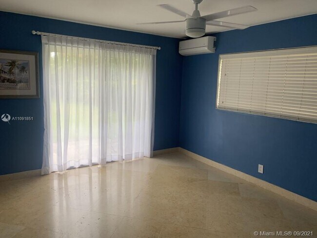 Foto del edificio - 936 NE 26th Ave