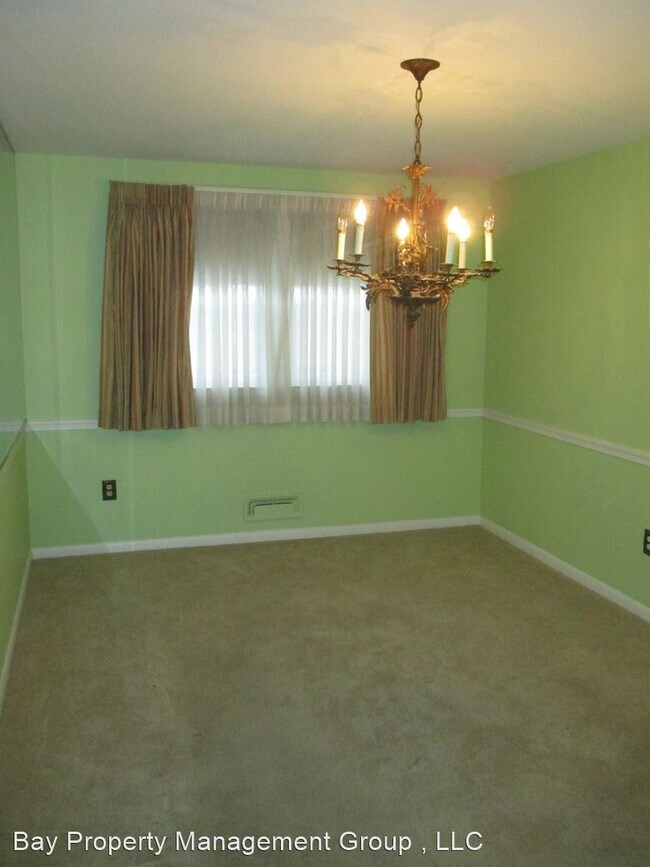 Foto del edificio - 3 br, 1 bath House - 1011 Linden Ave