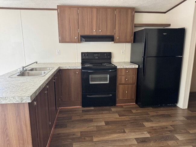 Foto del edificio - 565 Travis Wy