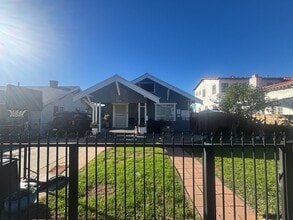 Building Photo - 3542 E 6th St