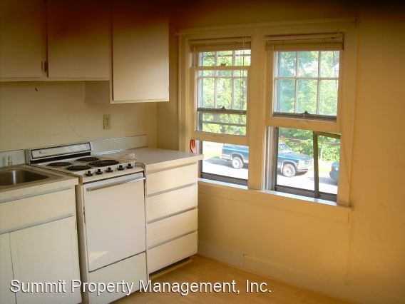 Building Photo - 801 Cottonwood St