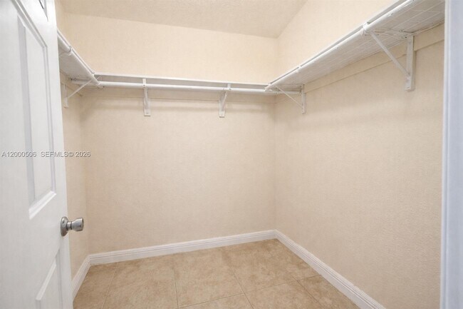 Foto del edificio - 2471 NW 18th Terrace