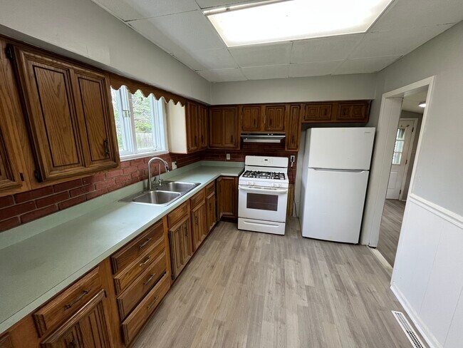 Foto del edificio - 8110 S Edwards Ave