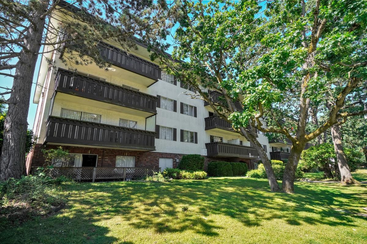 Macaulay Manor Apartments Apartments at 1007 Esquimalt Rd Victoria