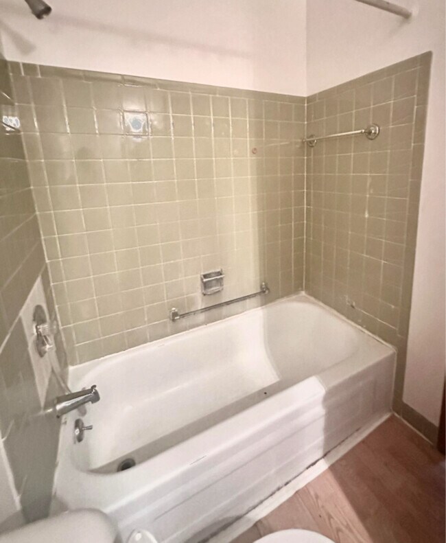 Foto del edificio - 7721 N 60th St