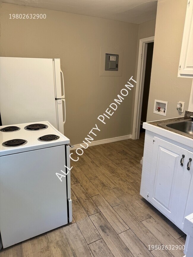 Building Photo - 2020 Rush Wind Dr