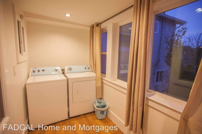 Foto del edificio - 2 br, 1 bath Apartment - 135 Lakeview Avenue