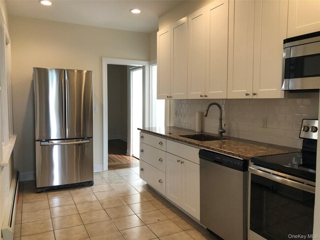 Building Photo - 6 Nassau Blvd