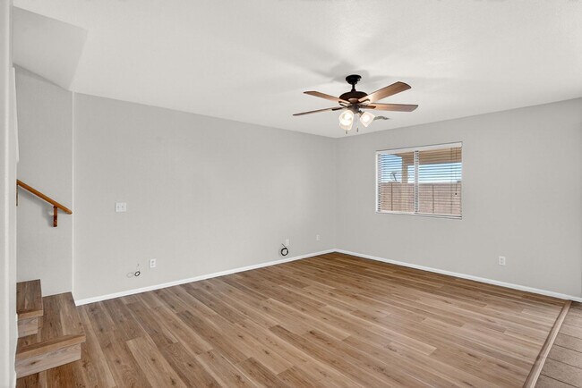 Foto del edificio - 41628 W Hillman Dr