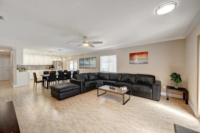 Building Photo - 825 Harrison St