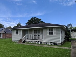 Building Photo - 313 Timic Dr