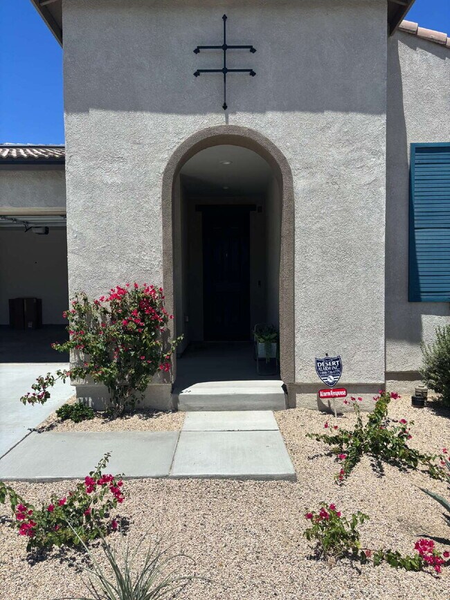 Building Photo - Stylish 2-Bedroom Oasis Domani, Residents ...