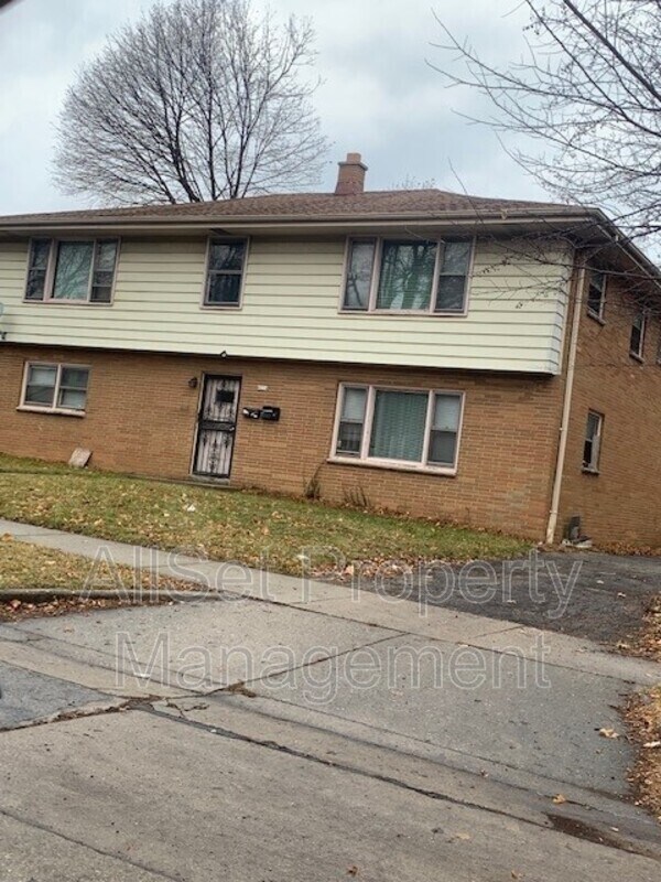 6214 W Thurston Ct Unit Upper 311, Milwaukee, WI 53218 Condo for