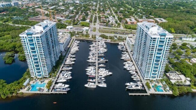 Building Photo - 17111 Biscayne Blvd