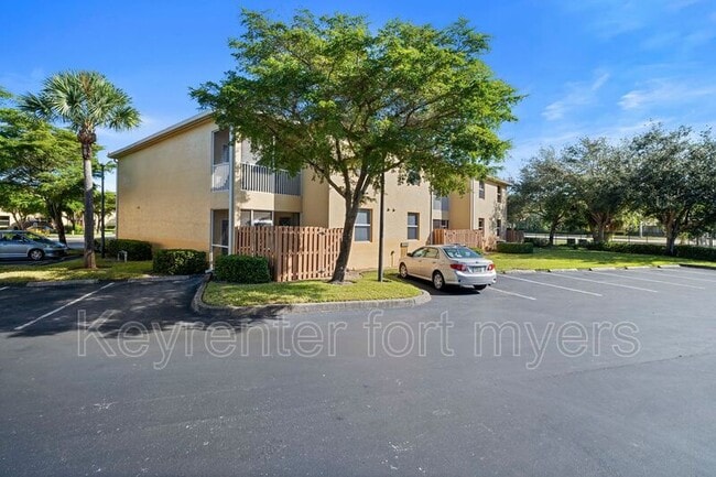 Foto del edificio - 4241 Bellasol Cir