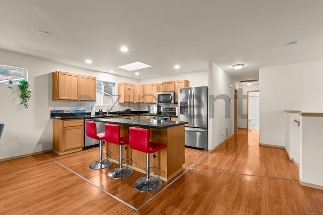 Building Photo - Unit