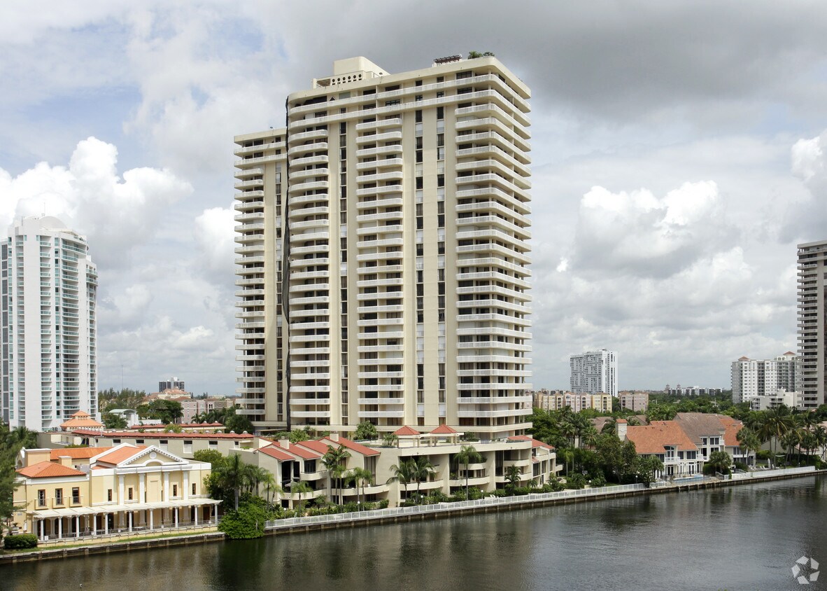 Foto principal - Turnberry Towers