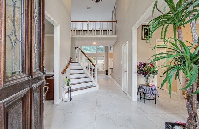 Foto del edificio - 12427 Shadycrest Dr